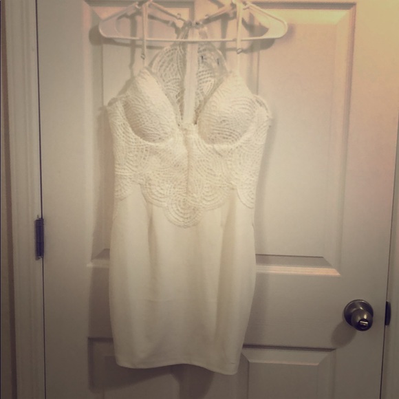 White dress - Picture 1 of 2